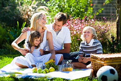 Menschen-Familie-Picknick-01